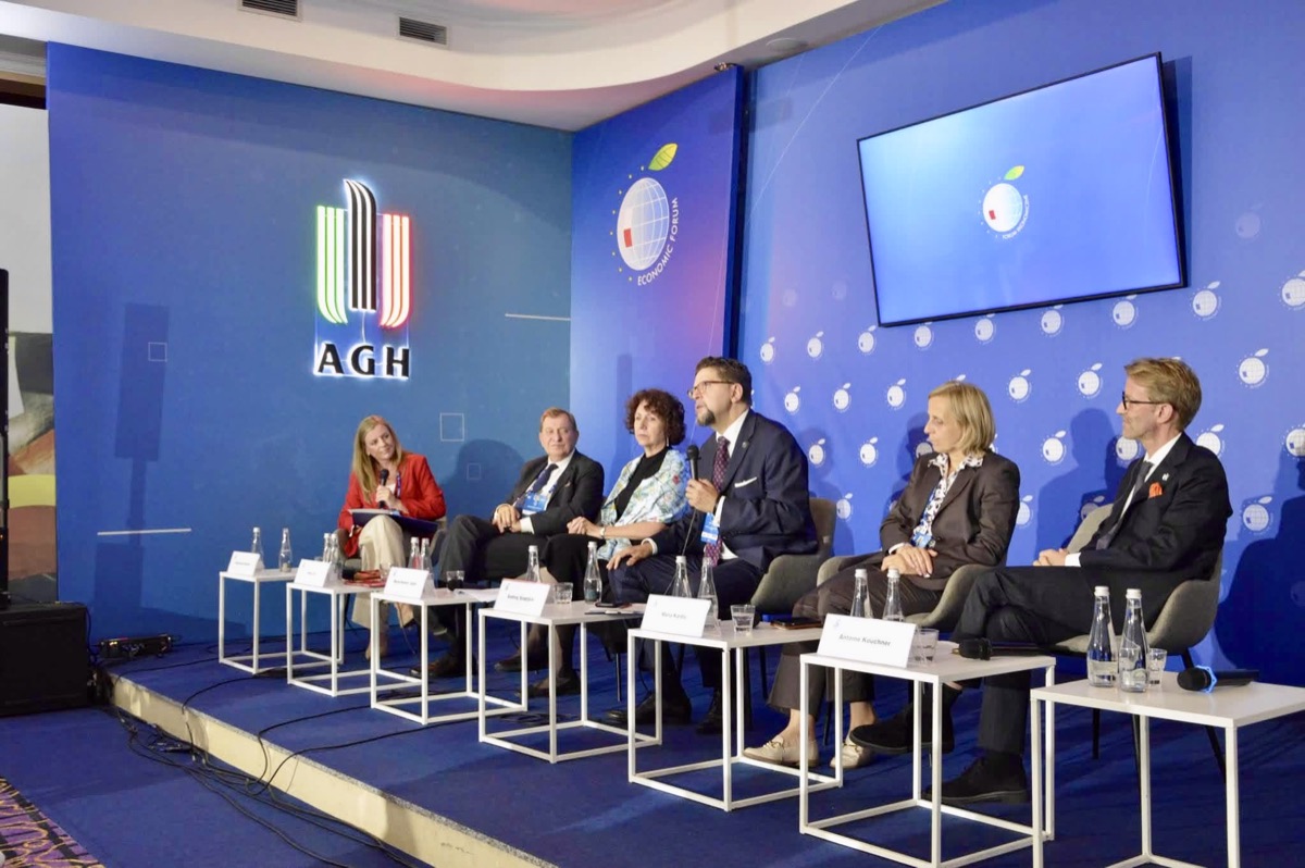 Katarzyna Zamaro moderuje panel o przyszłości uczelni